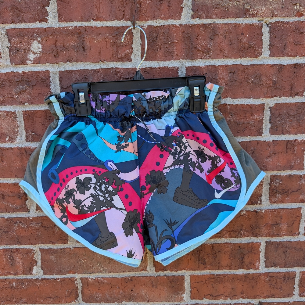 Nike Women’s Multicolor Abstract Print Athletic Shorts
